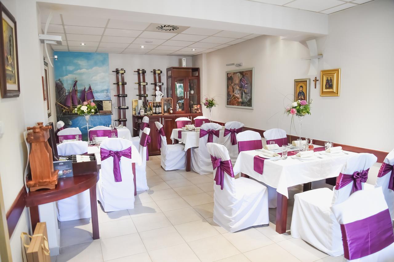 Hotel Mk, Plavi Restoran, لوزنيكا المظهر الخارجي الصورة